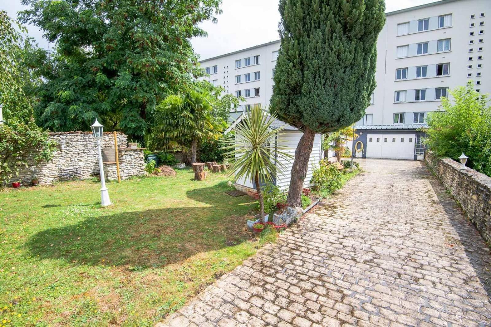Le Stalingrad - Saint-Pierre-Des-Corps Hotel Exterior photo